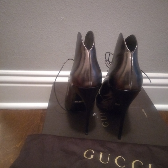 Heels - Picture 4 of 7